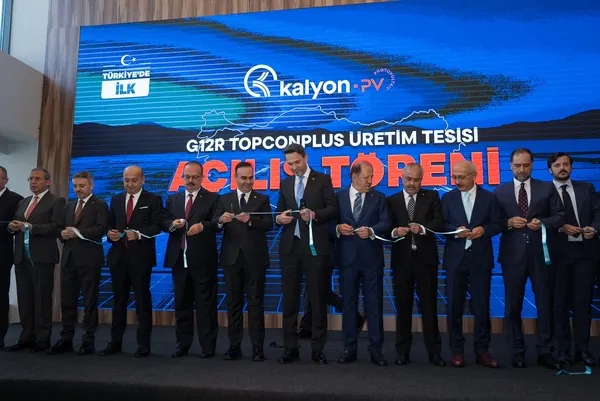 kalyon-guneste-yeni-uretim-hatti-devrede-bakan-bayraktar-turkiye-kurulu-gucte-ilk-siraya-cikacak-1778156684759.jpg