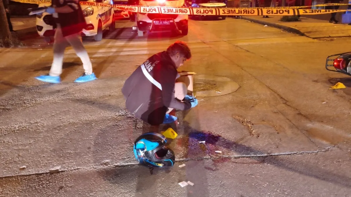 Kepez’de tartışma kanlı bitti: Bir kişi ağır yaralandı Kepez’de tartışma kanlı bitti: Bir kişi ağır yaralandı