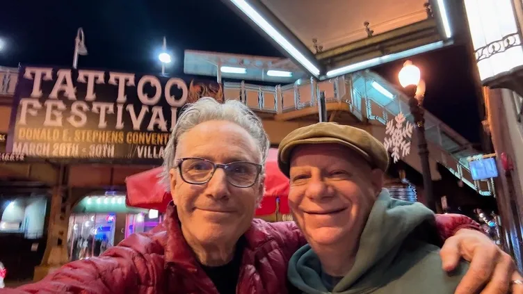 Bir dondurma yüzünden acillik oldu! Ünlü komedyen son halini paylaştı: Sosyal medyayı salladı! İşte o görüntü...