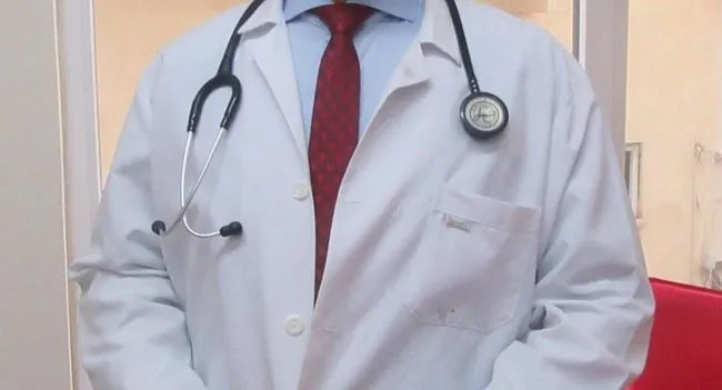 hastanede-skandal-doktor-ve-sekreteri-gozaltinda-evinden-cikanlar-ekipleri-soke-etti-1747216590316.jpg
