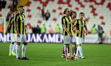 Fenerbahçe’de şok! Taraftar çağırdı futbolcular gitmedi