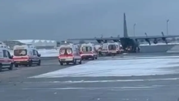 MSB: Deprem bölgesindeki yaralı vatandaşlarımız, Hava Kuvvetlerimize ait uçak ile İstanbul’a tahliye edildi | Video