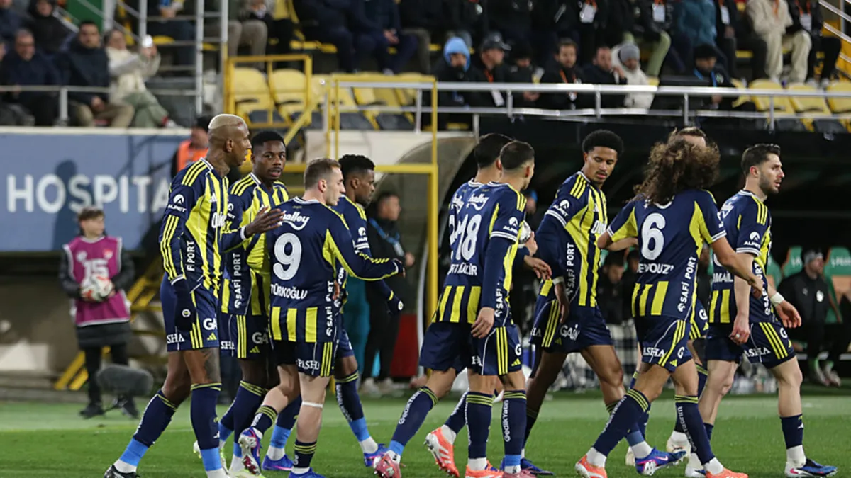 SON DAKİKA | Alanya’da kazanan Fenerbahçe! Galatasaray ile fark 1’e düştü SON DAKİKA | Alanya’da kazanan Fenerbahçe! Galatasaray ile fark 1’e düştü