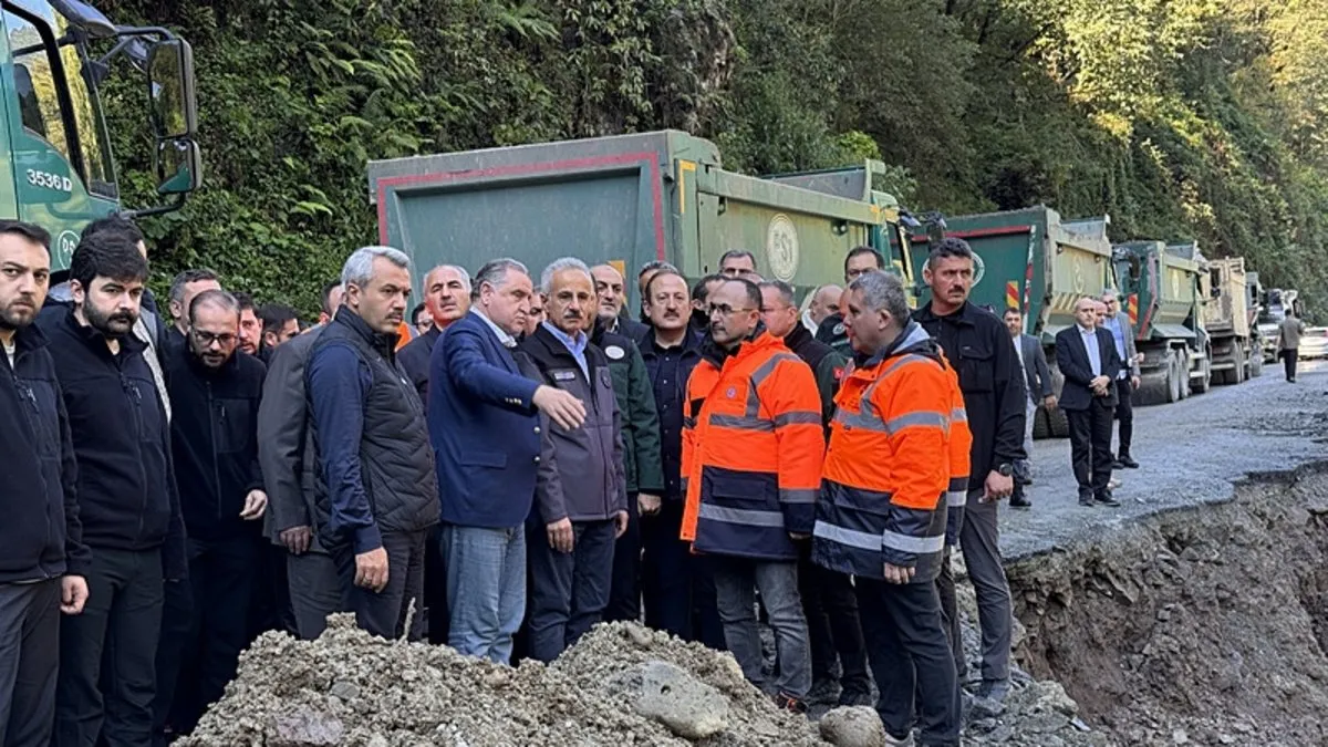 Bakanlar Uraloğlu ve Bak Ayder Yaylası yolunda incelemelerde bulundu