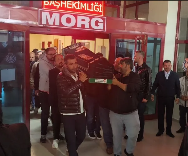 okul-saldirisinda-agir-yaralanan-minik-almina-yasam-savasini-kaybetti-1777807056920.jpg