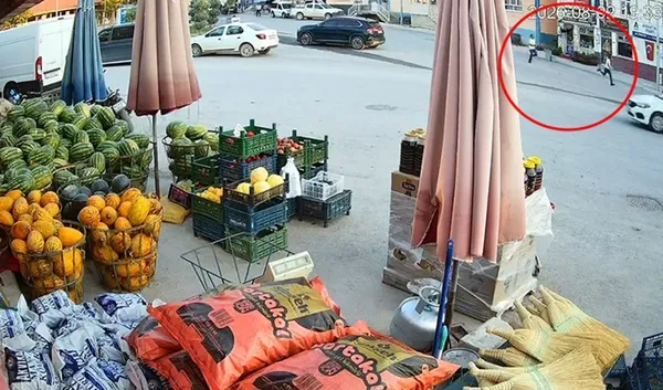 olumden-hayata-kostu-bicaklanan-marketci-yasamak-icin-kostu-hayatta-kaldi-1786004166660.jpg