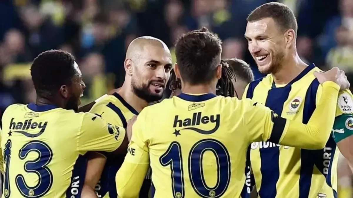 Son dakika: Fenerbahçe'ye iki kötü haber! Prag kadrosunda yoklar