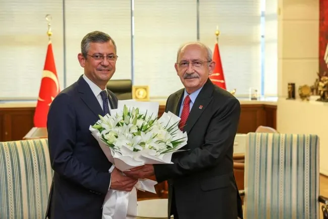 son-dakika-ozgur-ozel-yonetimine-tepki-buyuyor-chpli-isimden-carpici-sozler-partililer-bu-istismardan-yoruldu-1756902170567.jpeg SON DAKİKA... Özgür Özel yönetimine tepki büyüyor! CHP’li isimden çarpıcı sözler: Partililer bu istismardan yoruldu!