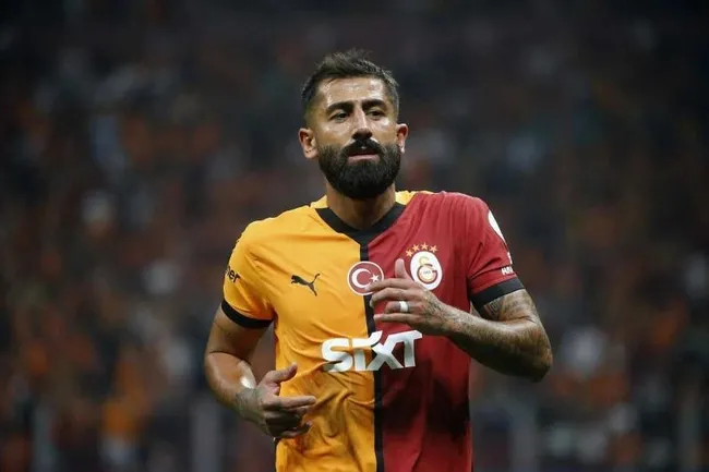 galatasaray-kerem-demirbay-ile-yollarini-ayirdi-1751447738014.jpeg
