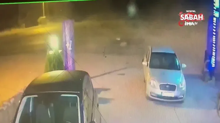 Traktörle panelvan aracın çarpıştığı feci kaza kamerada