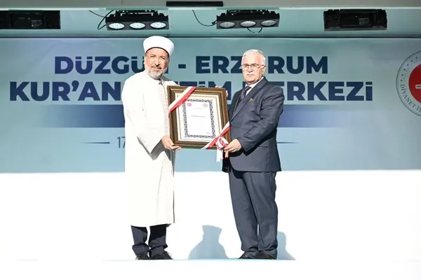 diyanet-isleri-baskani-safi-arpagus-yavrularimizin-genclerimizin-kuranla-bulusmasi-icin-her-turlu-fedakarliga-1789661988588.jpeg