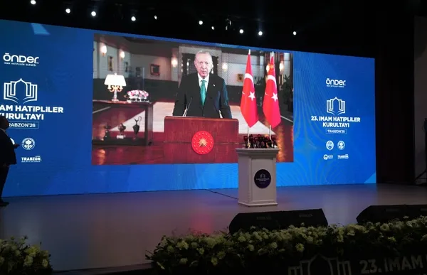 23-imam-hatipliler-kurultayi-trabzonda-yapildi-bu-okullarin-ikinci-kurucusu-cumhurbaskani-erdogan-1788607954415.jpg
