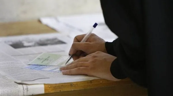 İran, yeni Cumhurbaşkanını seçiyor