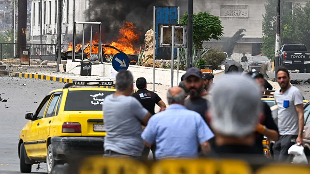 Şam’da şiddetli patlama: Olay yerine sağlık ekipleri sevk edildi Şam’da şiddetli patlama: Olay yerine sağlık ekipleri sevk edildi