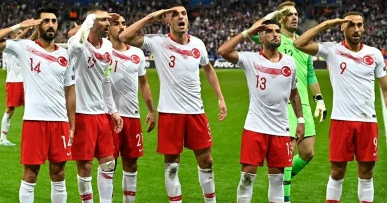 UEFA’dan son dakika asker selamı kararı! UEFA, Milli Takımın asker selamı yapmasına ceza vermedi!