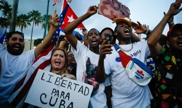 Küba’da Devlet Başkanı’na tepki büyüyor! Rejim karşıtları sokağa döküldü...