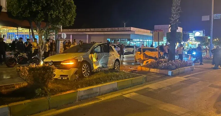 Alanya’da iki otomobil çarpıştı: 2 yaralı