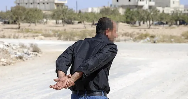 Kafası kesilmiş bedeni yanımıza koydular...