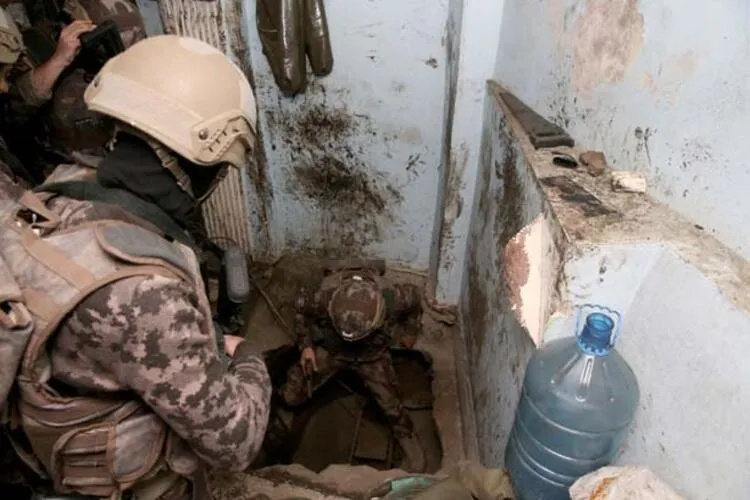 Uyuşturucu operasyonu! İstanbul'un göbeğinde bulundu! 30 metrelik tünel! İki girişi var...