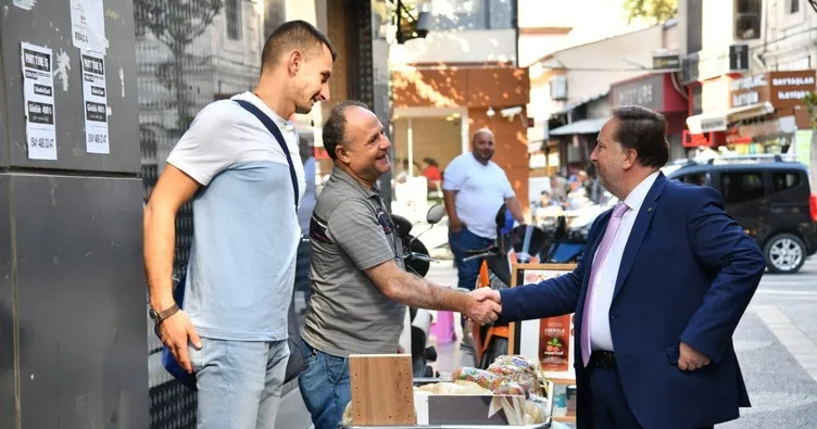 Başkan Orkan vatandaş ve esnafla içiçe