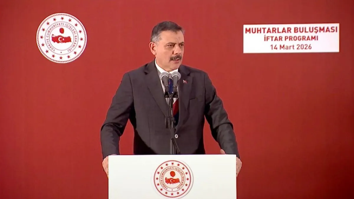 İçişleri Bakanı Mustafa Çiftçi muhtarlarla iftar sofrasında buluştu İçişleri Bakanı Mustafa Çiftçi muhtarlarla iftar sofrasında buluştu