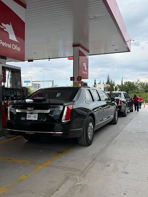 trumpin-konvoyundaki-araclar-ankarada-goruntulendi-1783282971136.jpeg Trump’ın konvoyundaki araçlar Ankara’da görüntülendi!