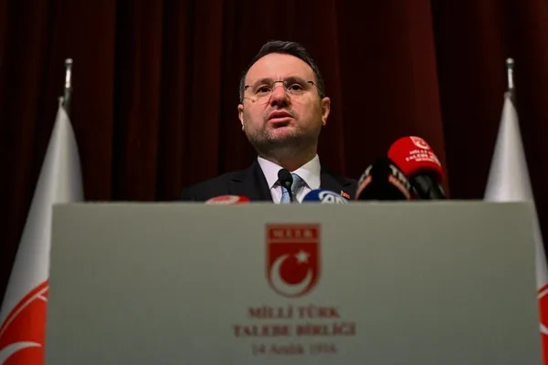 bakan-gurlek-turkiye-artik-yon-verilen-degil-yon-tayin-eden-denge-kuran-bir-ulkedir-1777736189308.jpg