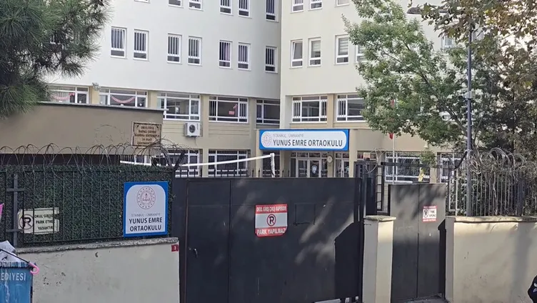 İstanbul’da öğrenci dehşeti: Okulu bıçakla bastı müdür yardımcısını tehdit etti!