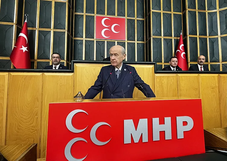 Bahçeli yine herkesi ters köşe yaptı: Siyasilerin verdiği tepkiler geleceğe dair çok şey söylüyor