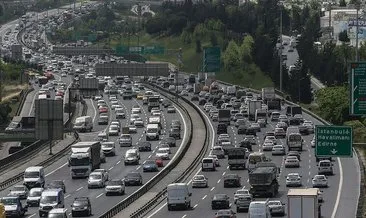 İstanbul’da sabah saatlerinde trafik yoğunluğu yaşanıyor