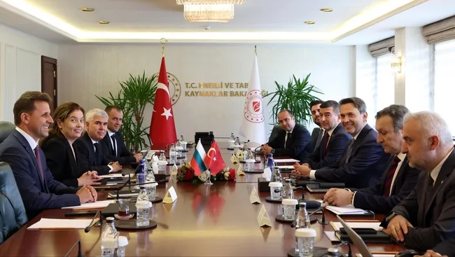 bakan-bayraktar-bulgaristanli-mevkidasi-ile-gorustu-1783365260634.jpg Bakan Bayraktar, Bulgaristanlı mevkidaşı ile görüştü!