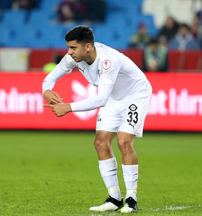 besiktasin-transferde-yeni-hedefi-cenk-ozkacar-1658908497017.jpg
