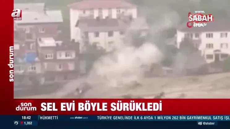 Artvin’de sel evi böyle sürükledi! Sürüklenme anbean kameralara yansıdı! | Video