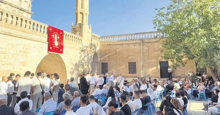 Süryaniler 2 bin yıllık duada buluştu