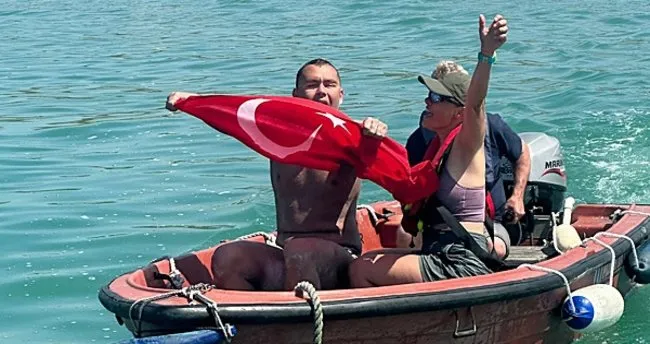 Tuna Tunca, Manş Denizi’ni geçen ilk otizmli Türk sporcu oldu