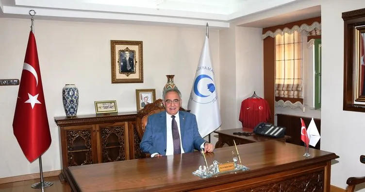 Ardahan Üniversitesi Rektörü: Uzaktan eğitim sorunsuz şekilde devam ediyor