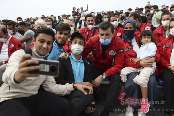 TEKNOFEST’e akın ettiler! AKINCI TİHA ve Hürkuş birlikte uçtu