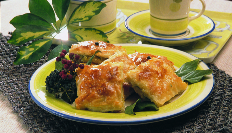 Pırasalı Kolay Arnavut Böreği Tarifi BöreklerÇörekler ve Poğaçalar