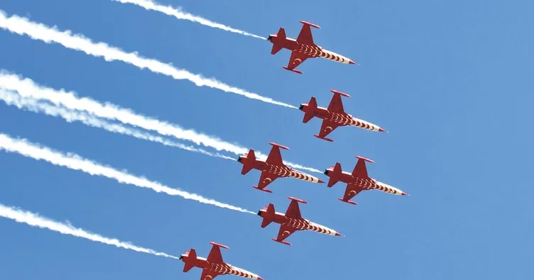 Türk yıldızları nefes kesti