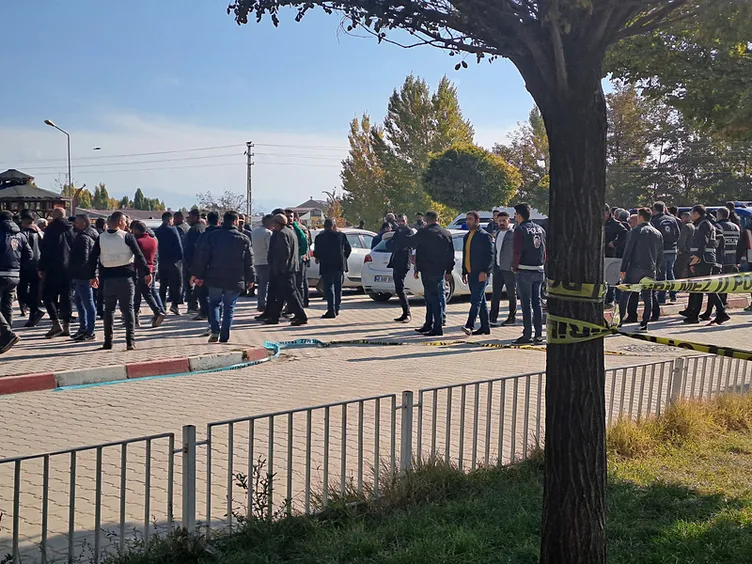 Gözaltına alınan Aydın Tokay sağlık kontrolü için hastaneye getirilmişti… Husumetlisi kurşun yağdırdı: 1 ölü 3 yaralı!