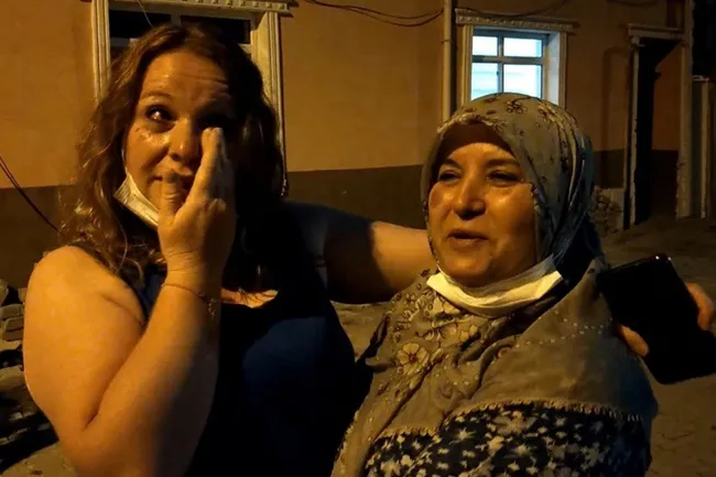 turkiye-manavgat-icin-tek-yurek-oldu-bu-not-okuyanlari-aglatti-1627974398934.jpg
