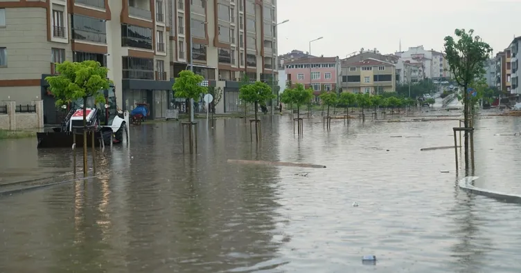 Yaz yağmurunda Çorlu’yu sel bastı