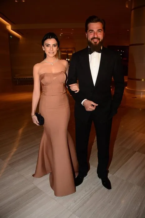 Энгин алтан жена дети фото Энгин алтан жена дети фото