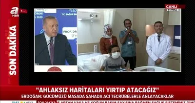 Cumhurbaşkanı Erdoğan, Göztepe Şehir Hastanesi’nde tedavi gören küçük hasta Ünal’ın annesi ve babası ile sohbet etti | Video