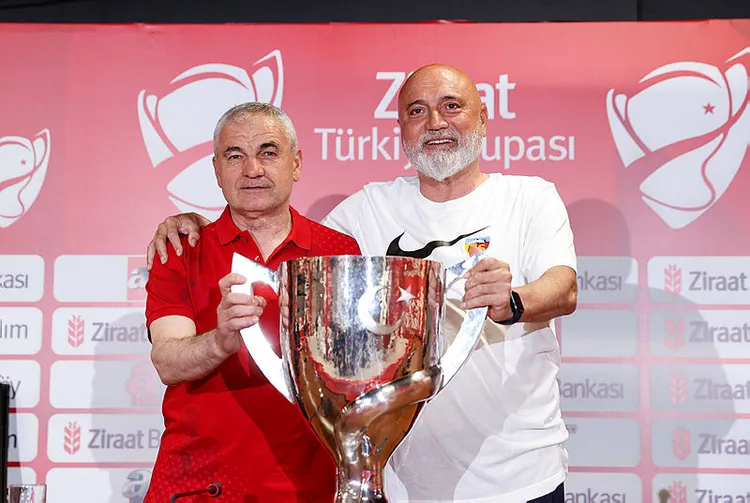 ziraat-turkiye-kupasi-finali-bugun-oynaniyor-kayserispor-ile-sivasspor-kupa-icin-mucadele-edecek-1653552339649.jpg