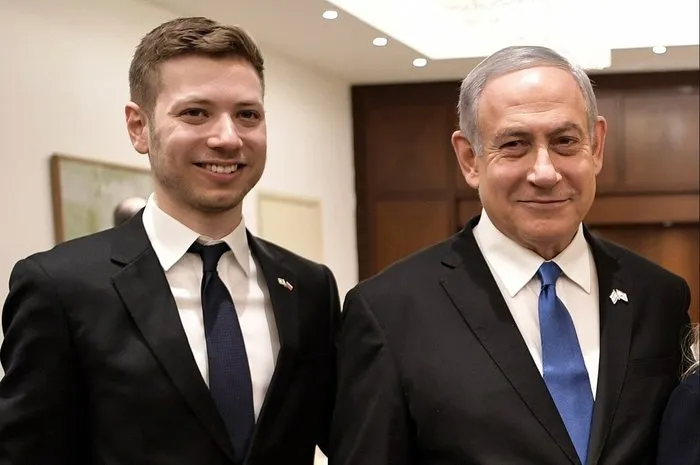 Netanyahu’nun oğlu Macron’a hakaret etti