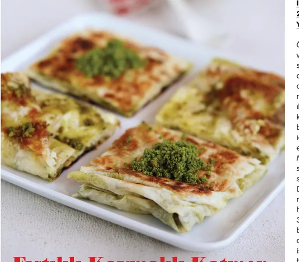 antep-fistigi-ile-kaymagin-bulustugu-lezzet-katmeryeni-evlenen-ciftlerin-ilk-kahvaltisiyken-tescilli-lezzet-ol-1722672843961.jpg