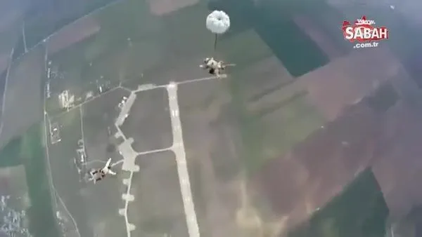 Rusya'da askeri köpeklere paraşüt eğitimi | Video