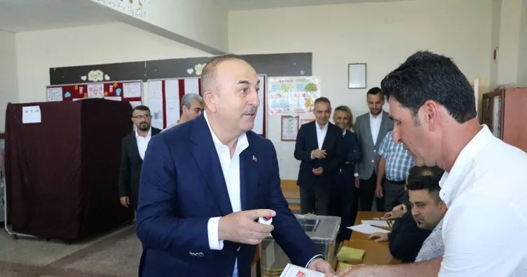 Dışişleri Bakanı Çavuşoğlu oyunu kullandı: Söz millette