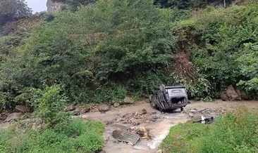 Trabzon'da otomobil dereye uçtu! 3’ü ağır 5 yaralı #trabzon